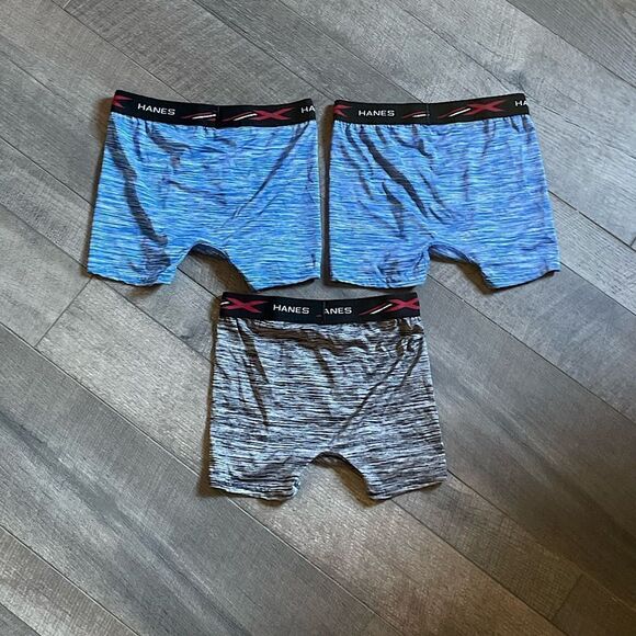NWOT! 3-Pairs of Big Boys Hanes Boxer Briefs. Size Medium (10/12). - Picture 2 of 5